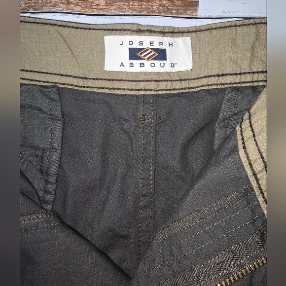 Joseph Abboud Cargo Shorts (US 38" Waist) - Picture 2 of 5